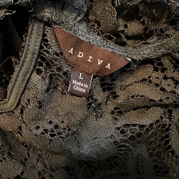 Adiva Dark Green Lace Blouse - Picture 4 of 4